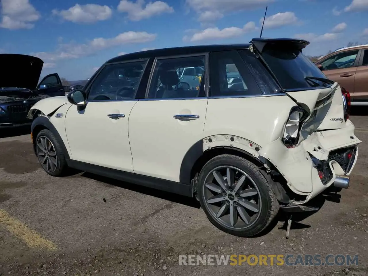 2 Photograph of a damaged car WMWXU3C56K2H88544 MINI COOPER 2019