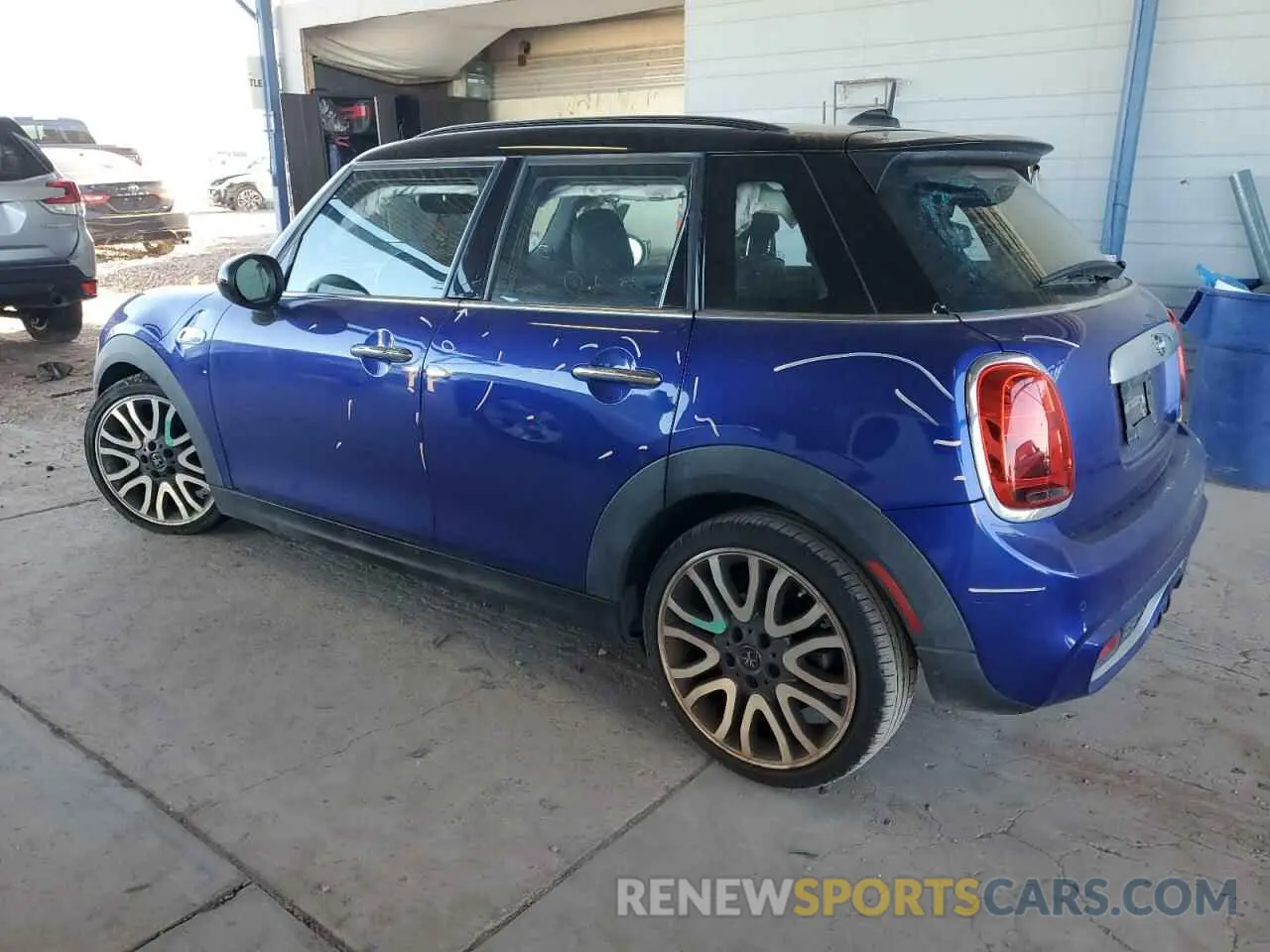 2 Photograph of a damaged car WMWXU3C58K2H55626 MINI COOPER 2019
