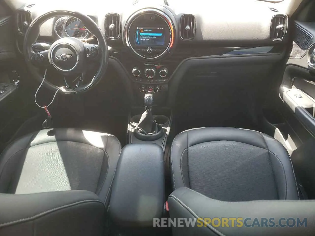 8 Photograph of a damaged car WMZYS7C53K3F44686 MINI COOPER 2019