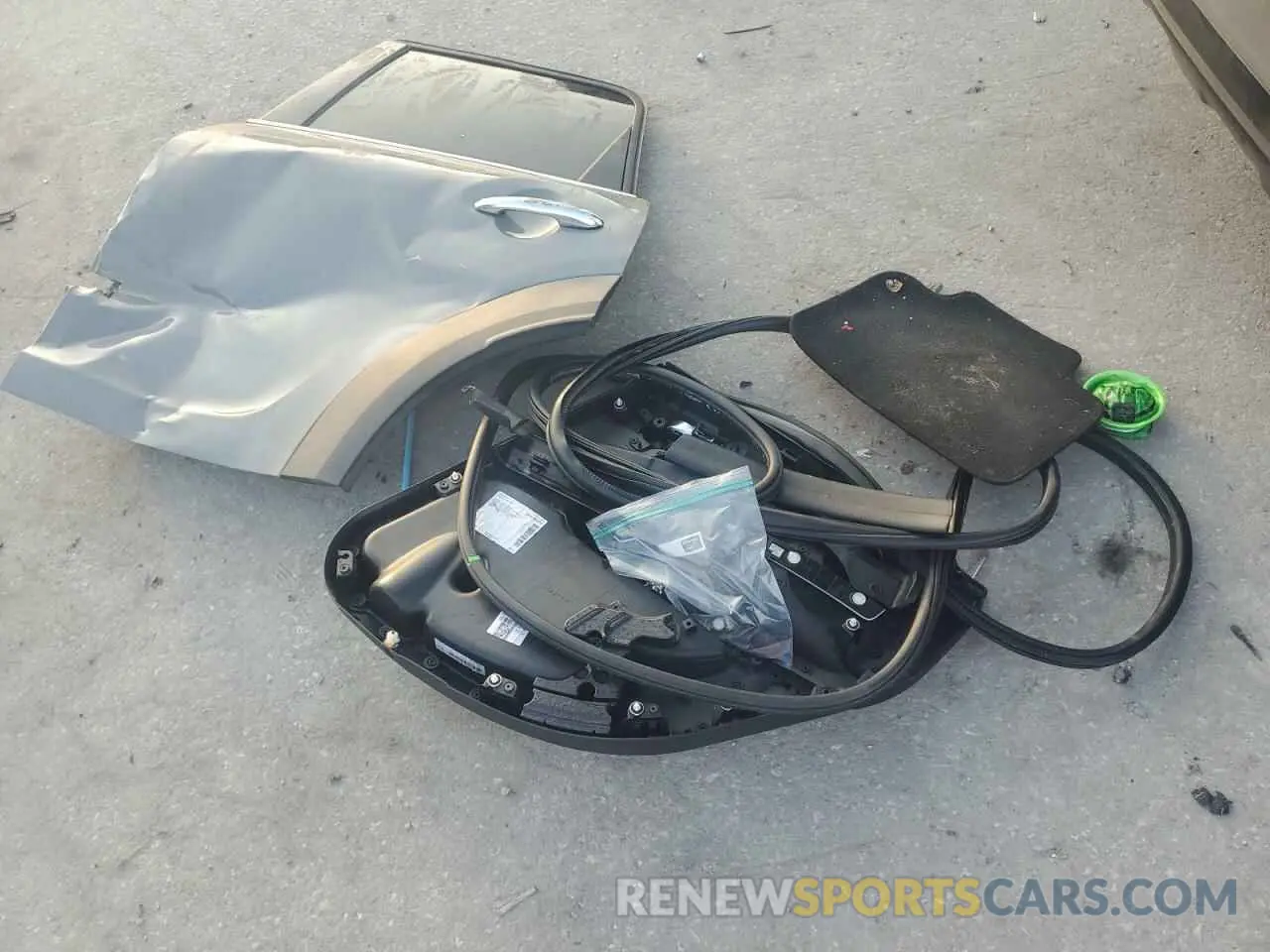 12 Photograph of a damaged car WMZYS7C59K3F45924 MINI COOPER 2019