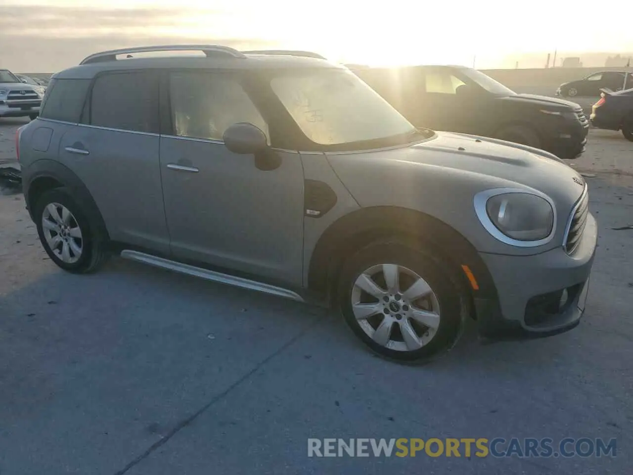 4 Photograph of a damaged car WMZYS7C59K3F45924 MINI COOPER 2019