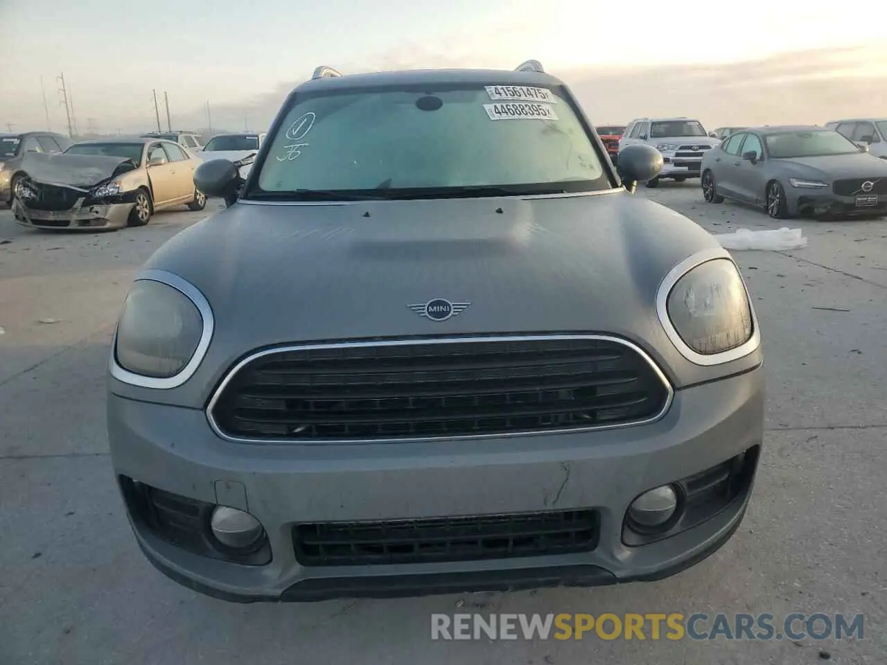 5 Photograph of a damaged car WMZYS7C59K3F45924 MINI COOPER 2019