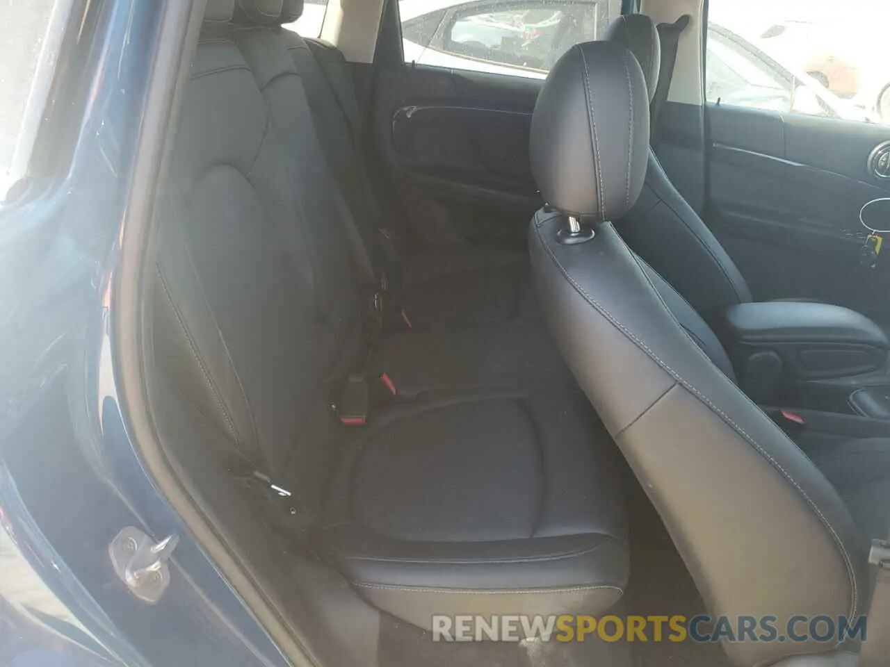 10 Photograph of a damaged car WMZYU7C50K3F93970 MINI COOPER 2019