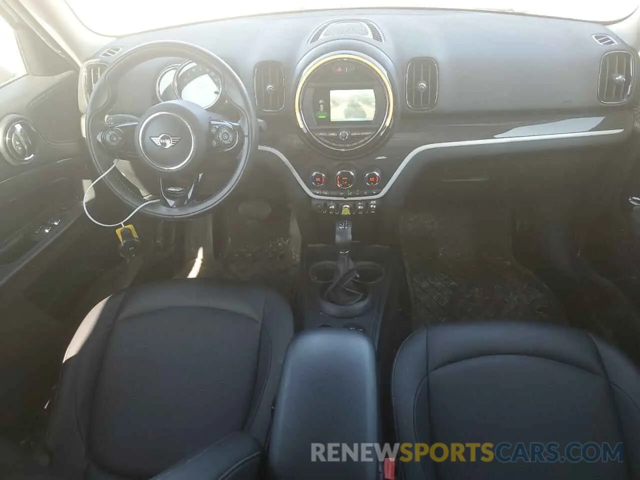 8 Photograph of a damaged car WMZYU7C50K3F93970 MINI COOPER 2019