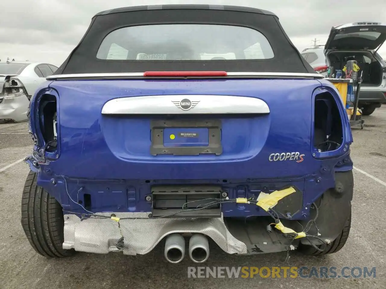 6 Photograph of a damaged car WMWWJ5C01L3L70762 MINI COOPER 2020