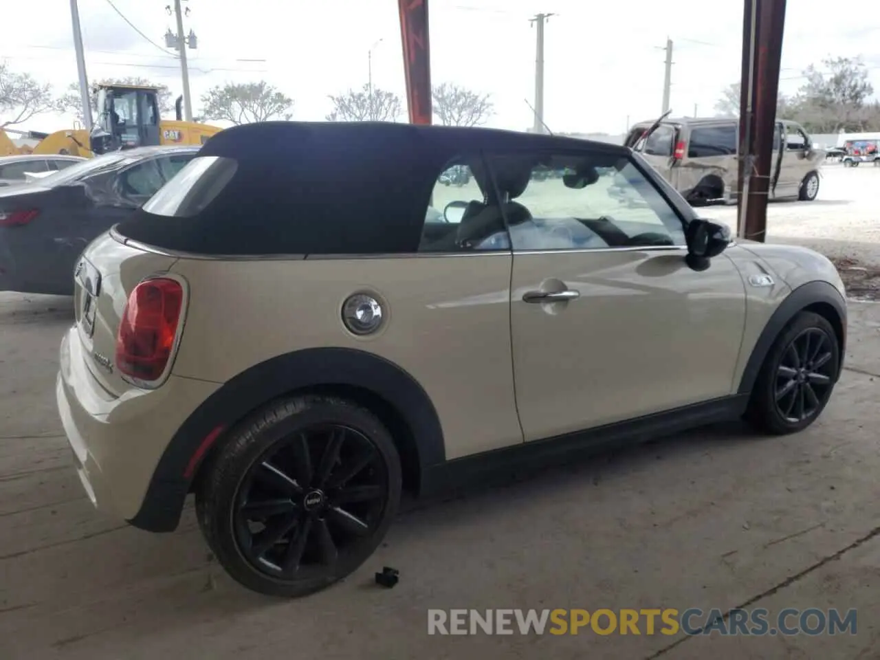 3 Photograph of a damaged car WMWWJ5C02L3L07685 MINI COOPER 2020