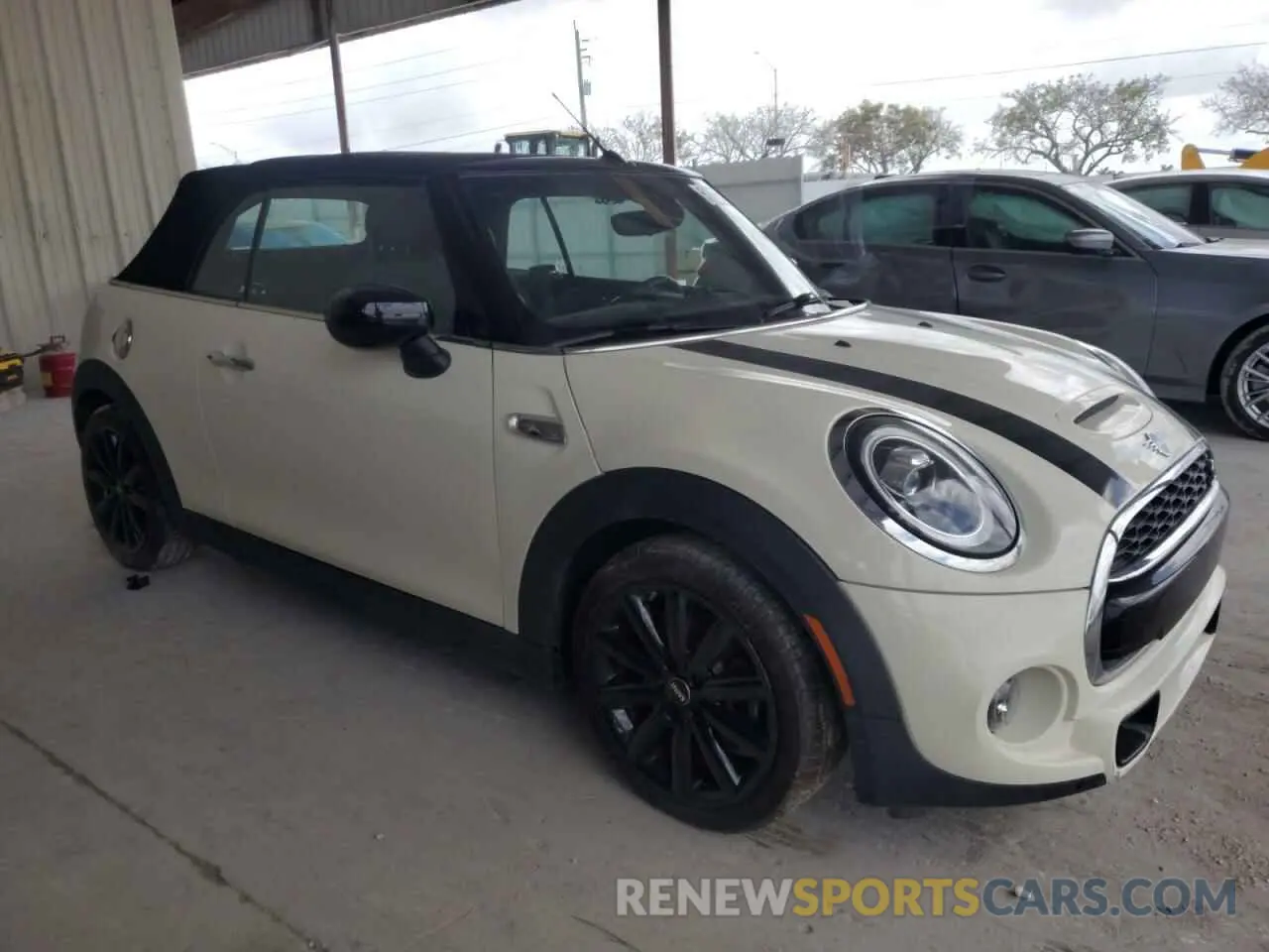 4 Photograph of a damaged car WMWWJ5C02L3L07685 MINI COOPER 2020