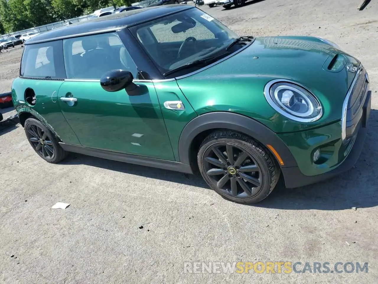 4 Photograph of a damaged car WMWXP3C06L2M27499 MINI COOPER 2020