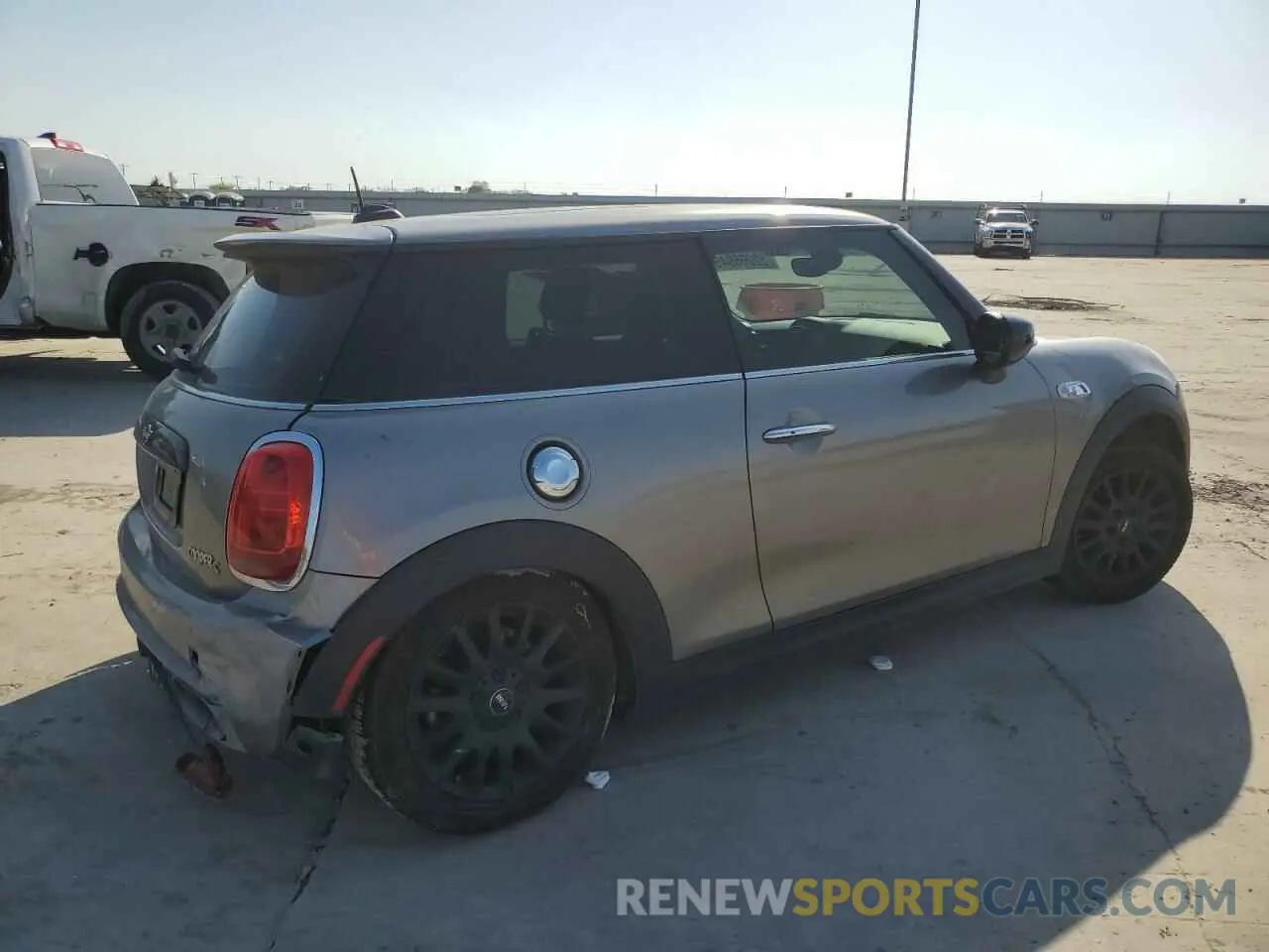 3 Photograph of a damaged car WMWXR5C06L2L49361 MINI COOPER 2020