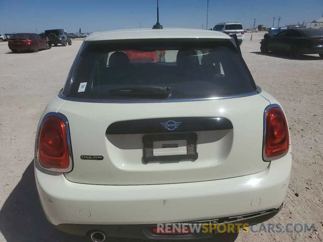 6 Photograph of a damaged car WMWXU7C07L2M47907 MINI COOPER 2020