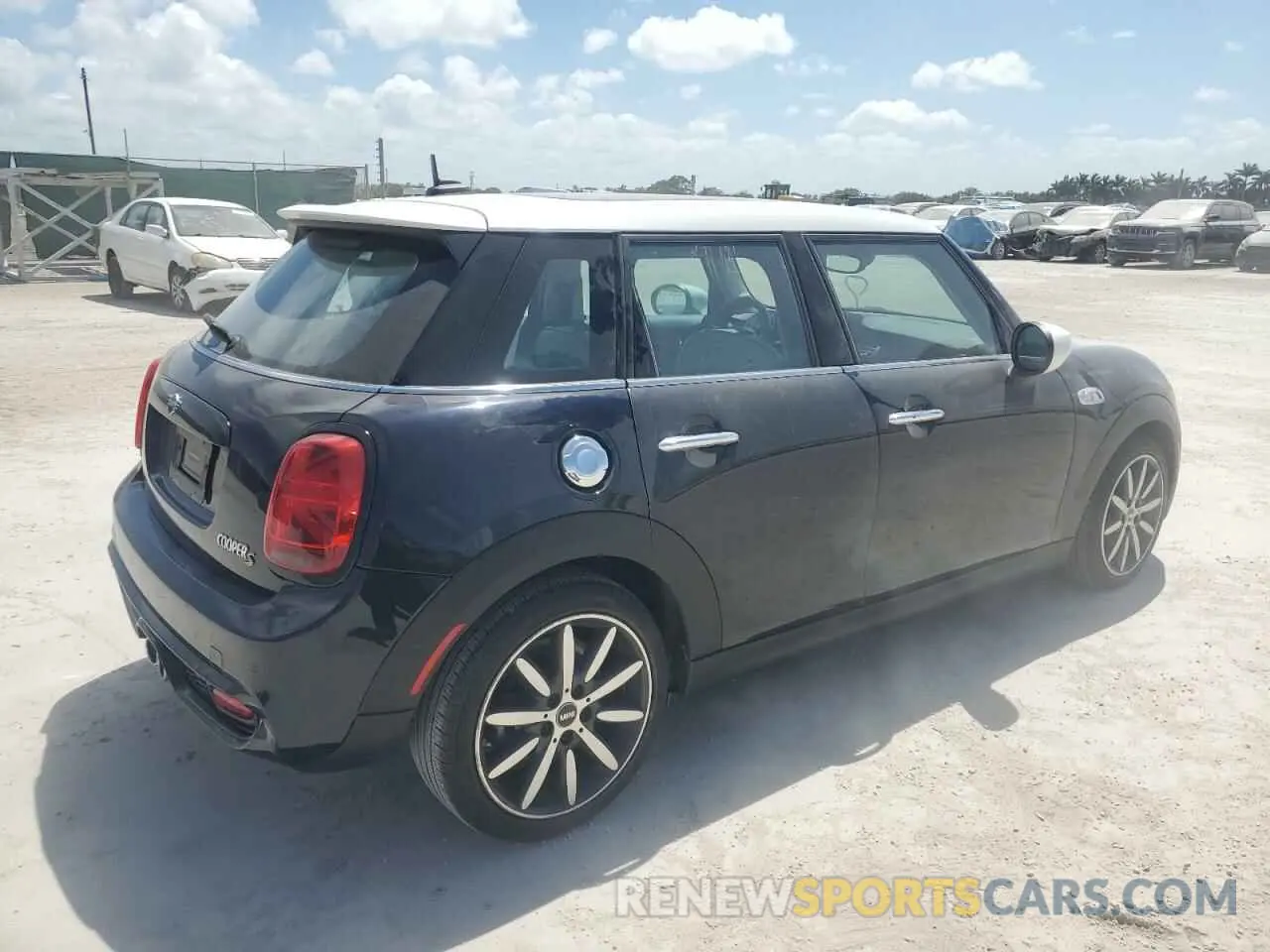 3 Photograph of a damaged car WMWXU9C03L2L76233 MINI COOPER 2020