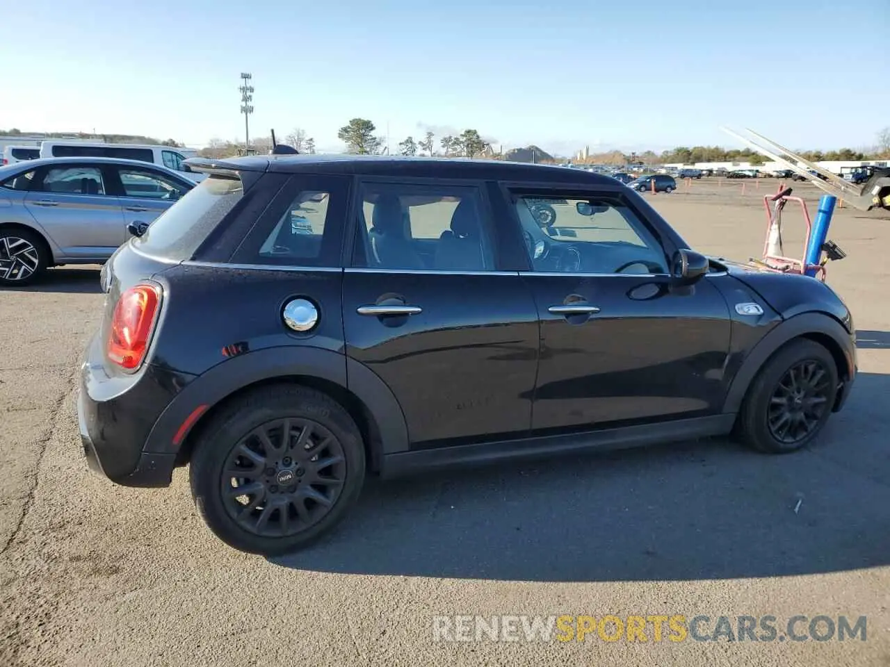 3 Photograph of a damaged car WMWXU9C05L2L44416 MINI COOPER 2020
