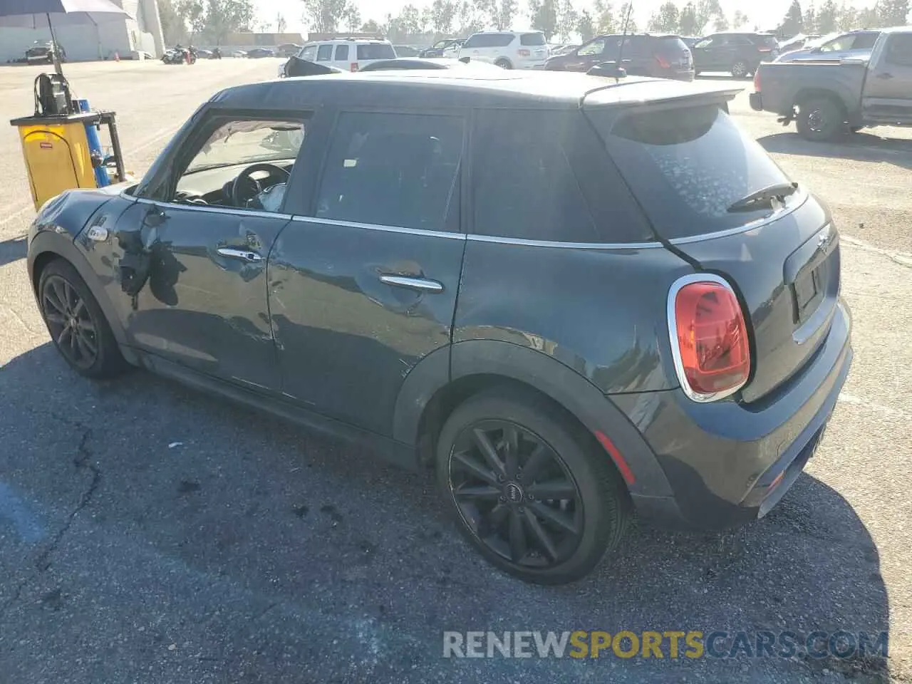 2 Photograph of a damaged car WMWXU9C08L2L79368 MINI COOPER 2020