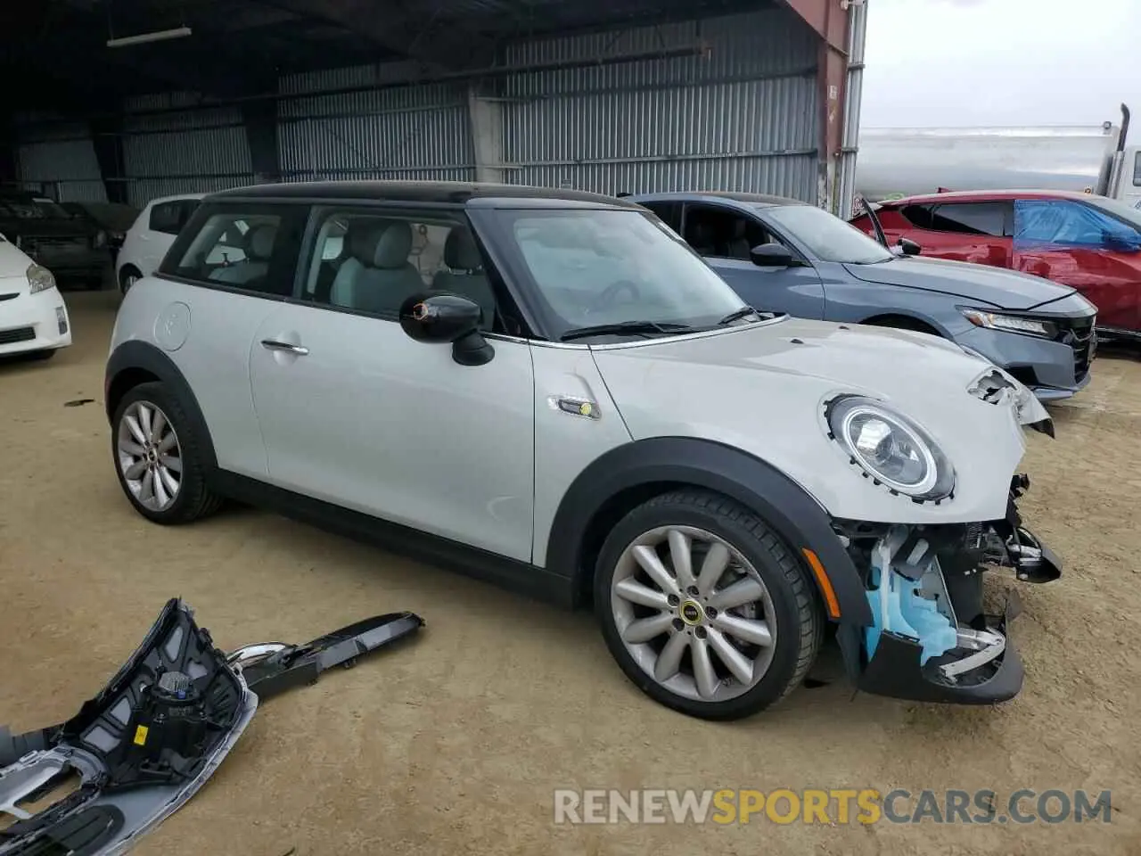 4 Photograph of a damaged car WMWXP3C08M2N53266 MINI COOPER 2021