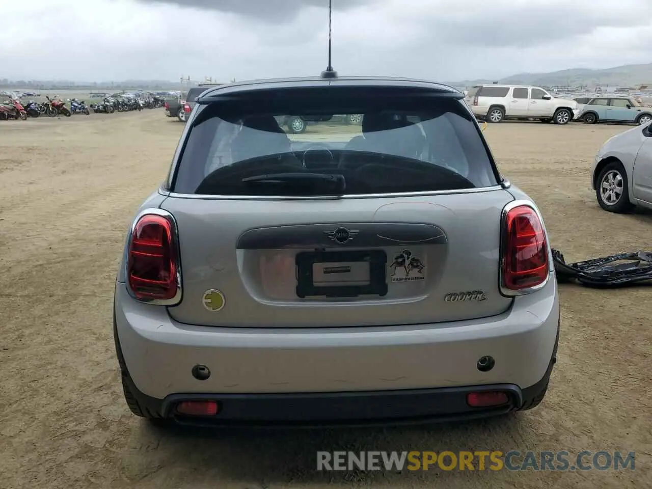 6 Photograph of a damaged car WMWXP3C08M2N53266 MINI COOPER 2021