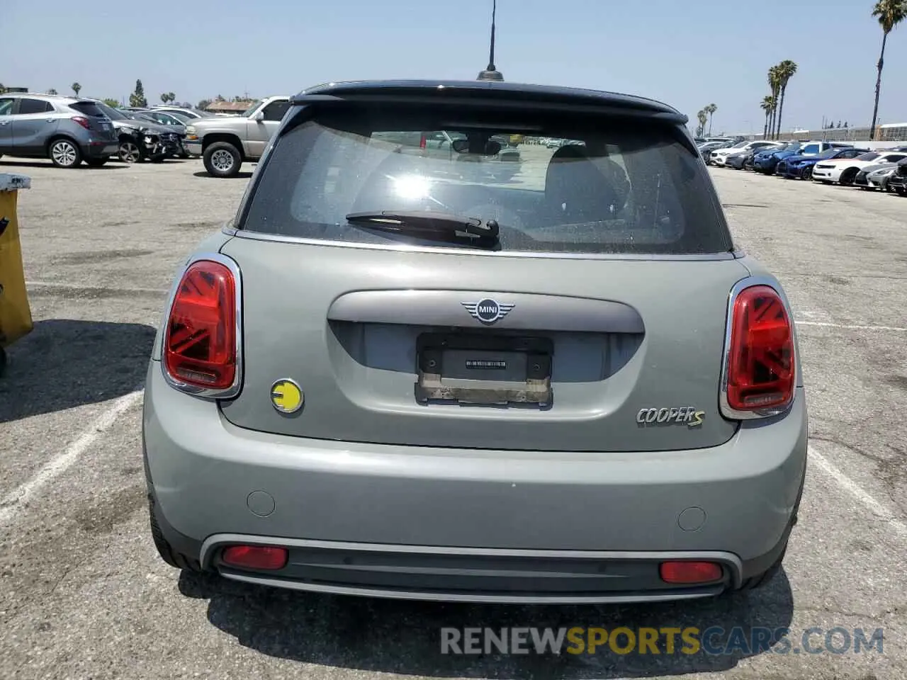 6 Photograph of a damaged car WMWXP3C0XM2N09933 MINI COOPER 2021