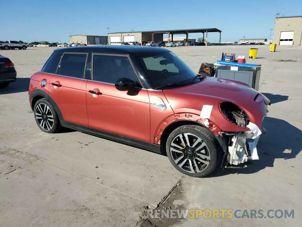 4 Photograph of a damaged car WMWXU9C08M2N29397 MINI COOPER 2021