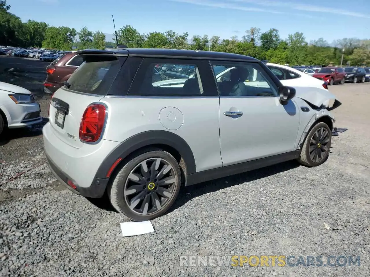 3 Photograph of a damaged car WMW13DJ02N2R93429 MINI COOPER 2022