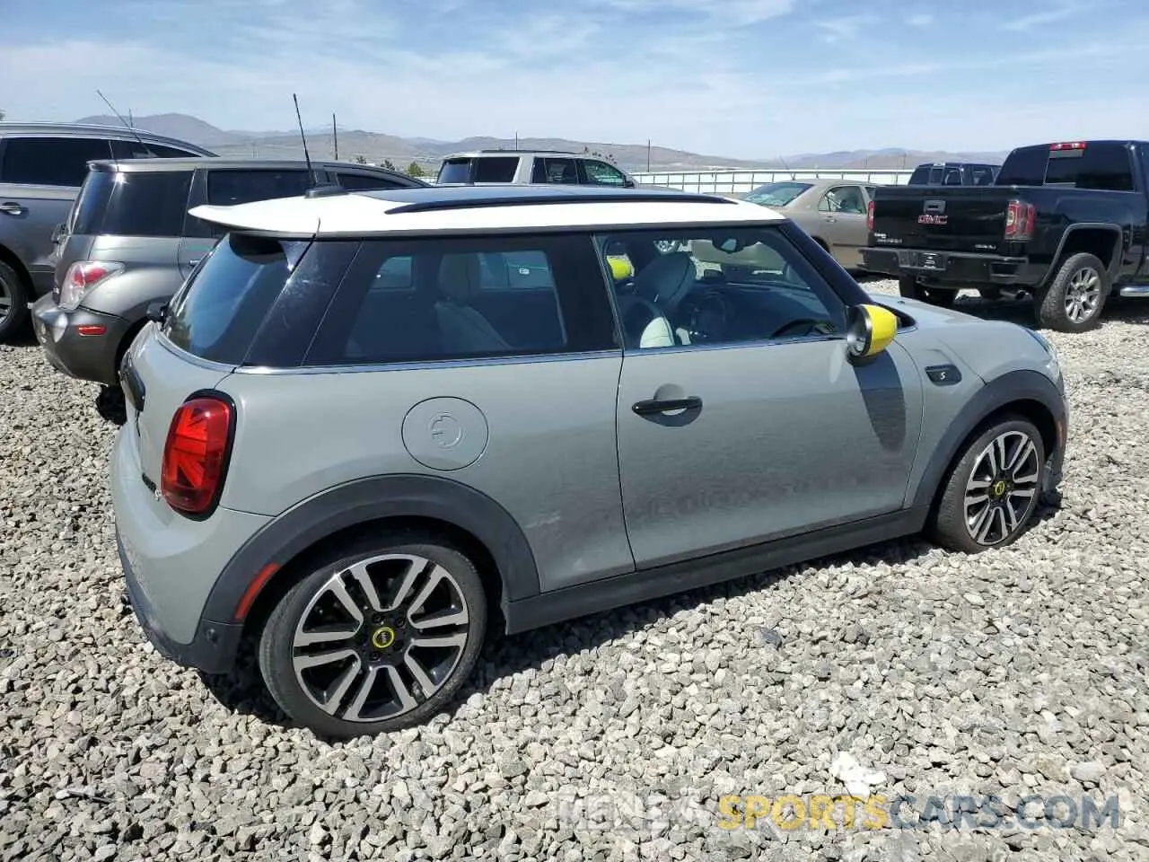 3 Photograph of a damaged car WMW13DJ09N2R90589 MINI COOPER 2022