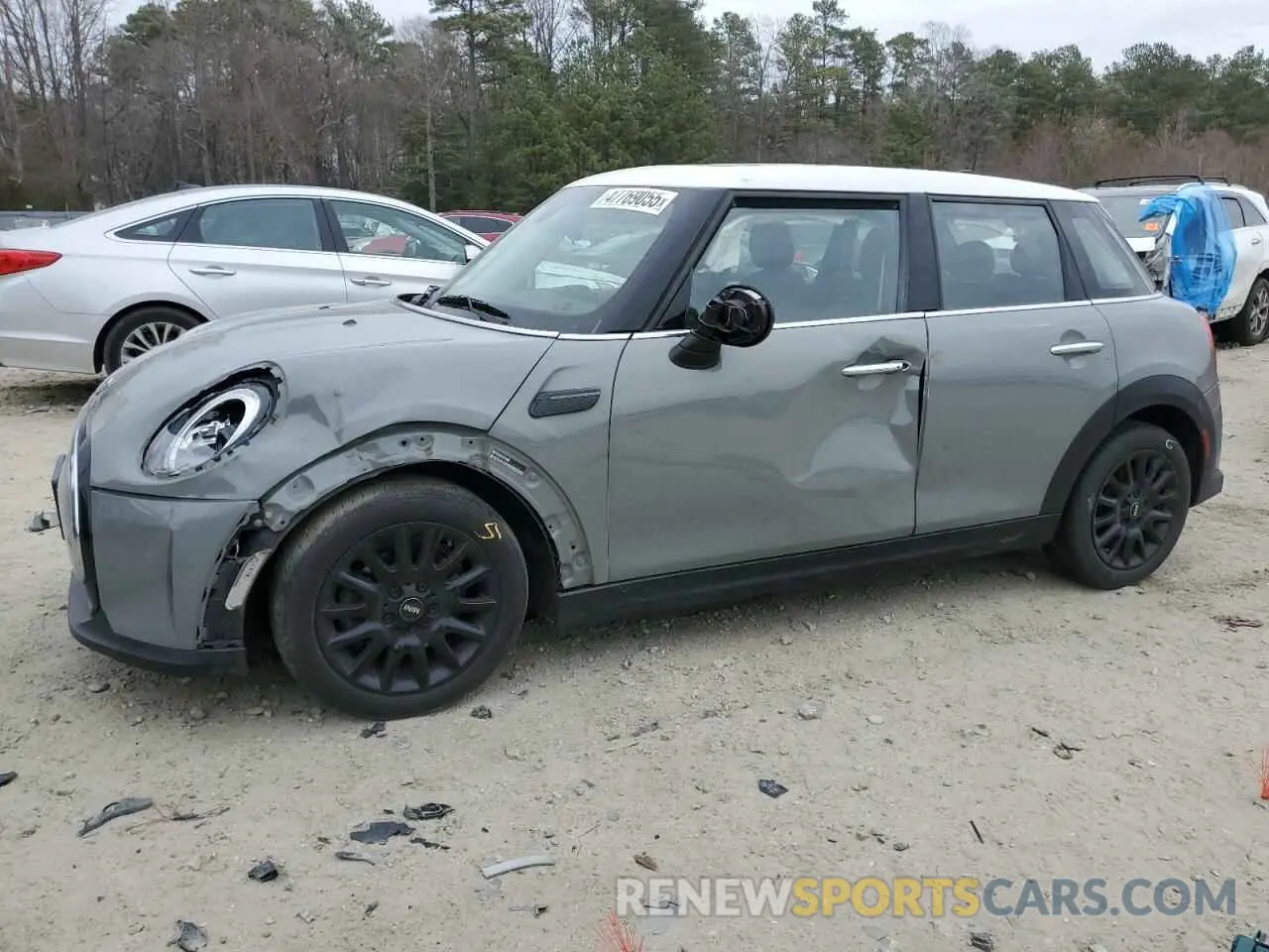 1 Photograph of a damaged car WMW33DK09N2P80193 MINI COOPER 2022