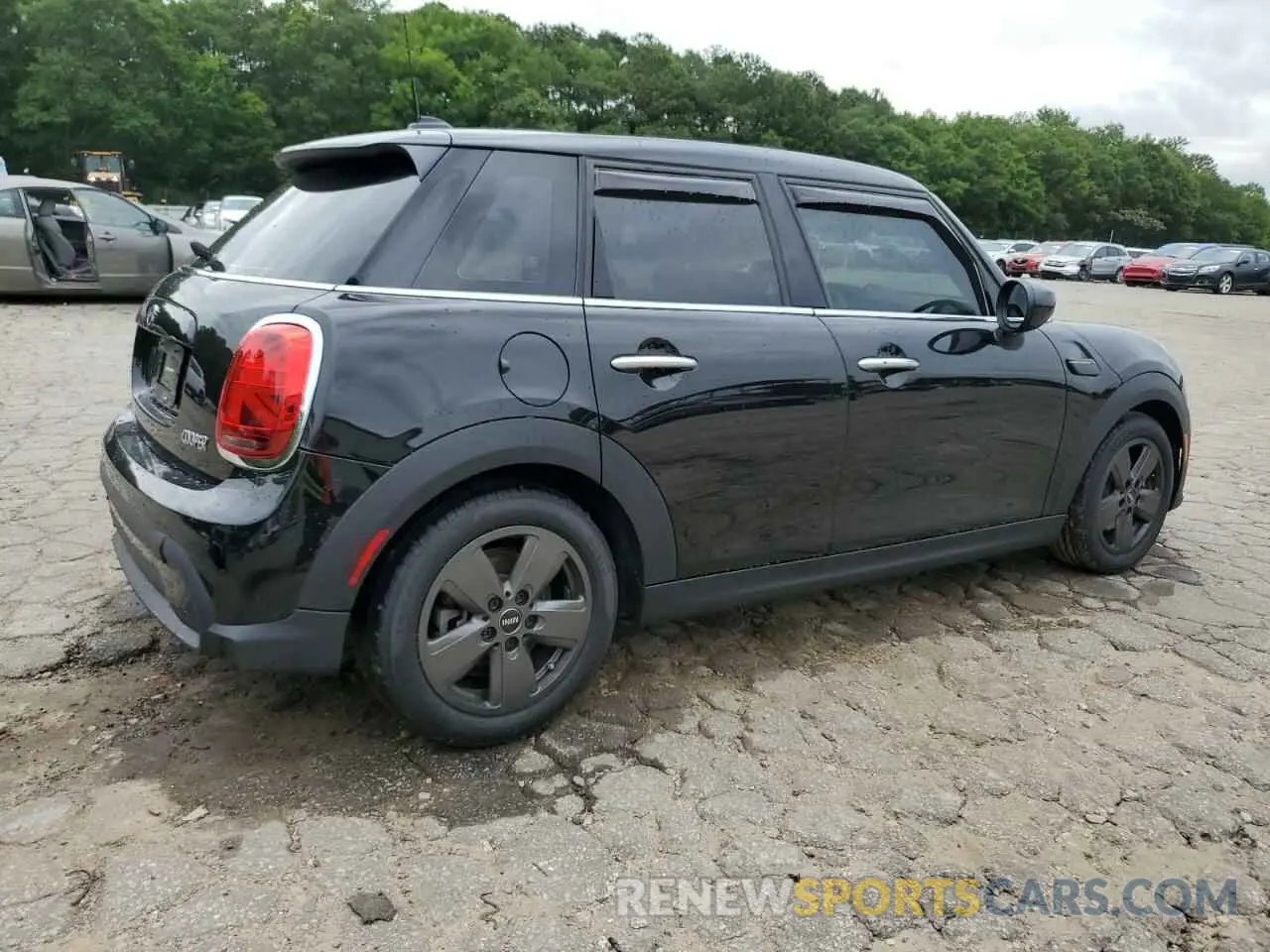 3 Photograph of a damaged car WMW33DK0XN2R83836 MINI COOPER 2022