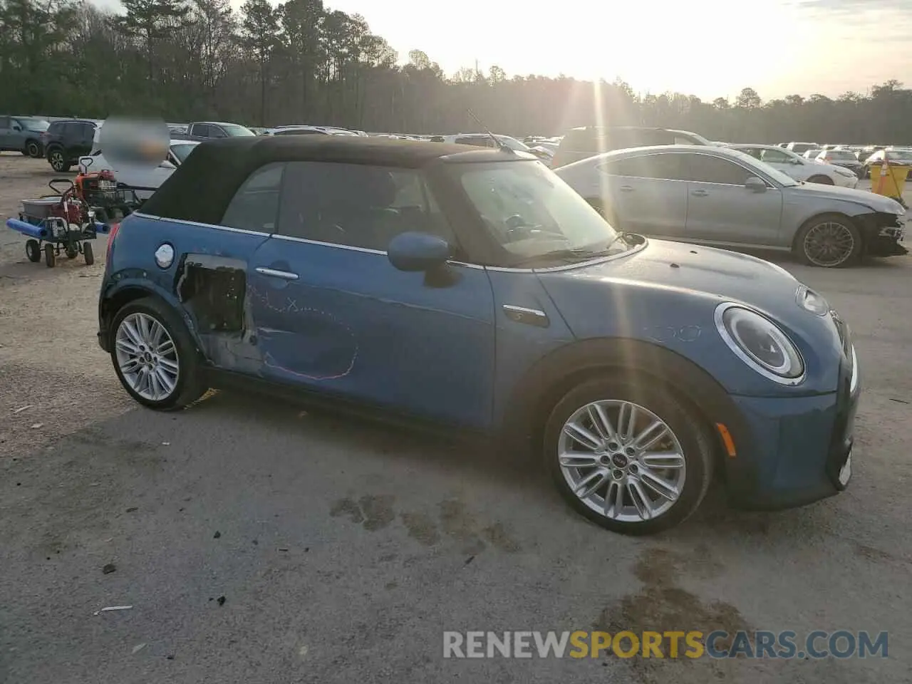 4 Photograph of a damaged car WMW43DL00N3P16346 MINI COOPER 2022
