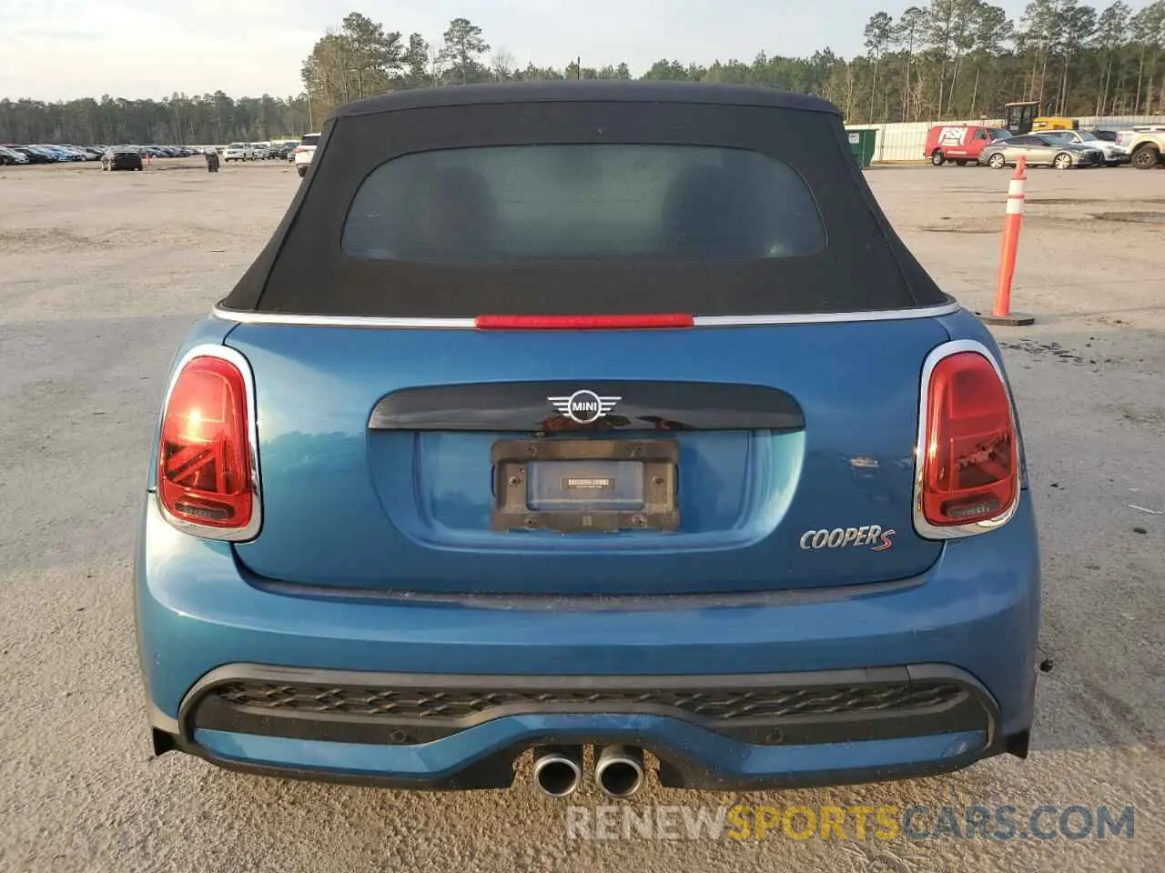 6 Photograph of a damaged car WMW43DL00N3P16346 MINI COOPER 2022