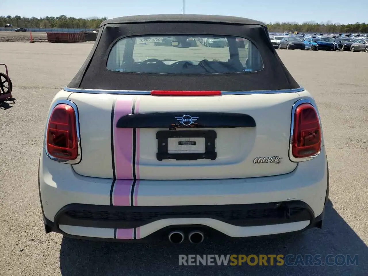 6 Photograph of a damaged car WMW43DL01N3N51794 MINI COOPER 2022