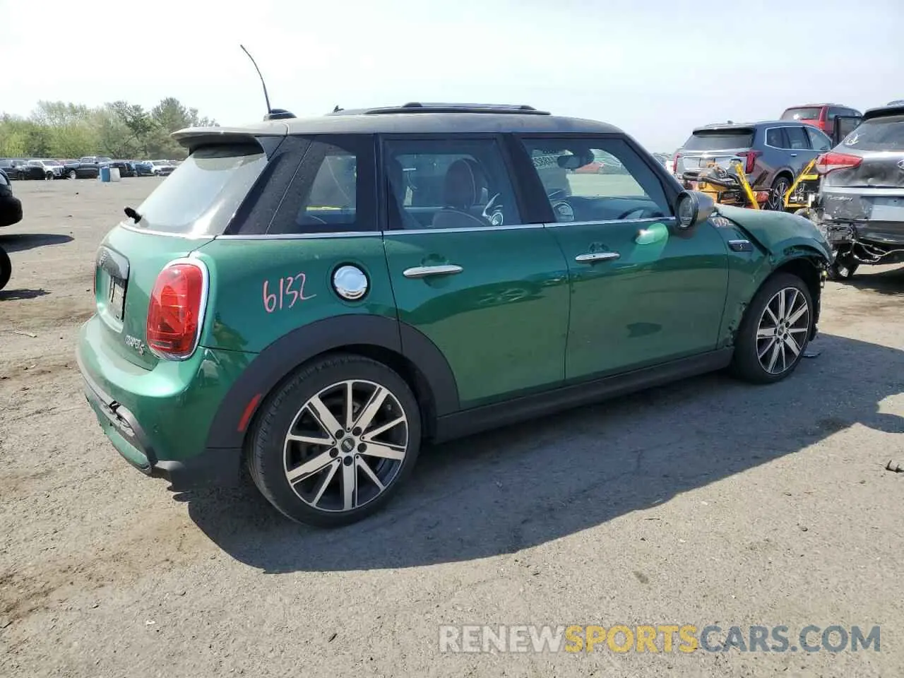 3 Photograph of a damaged car WMW53DK0XN2R31664 MINI COOPER 2022