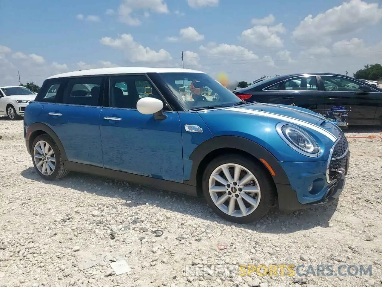 4 Photograph of a damaged car WMWLV7C02N2S09834 MINI COOPER 2022