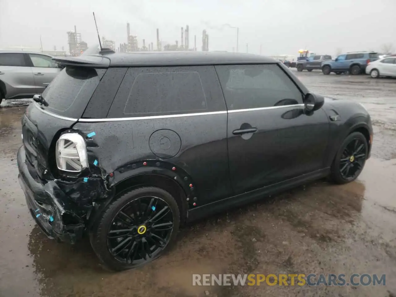 3 Photograph of a damaged car WMW13DJ04P2U22804 MINI COOPER 2023