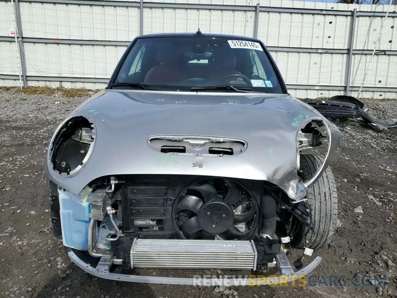 5 Photograph of a damaged car WMW43DL02P3P98888 MINI COOPER 2023