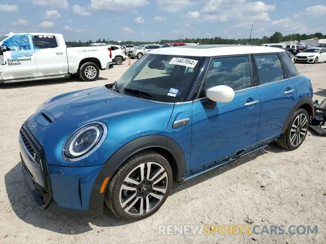 1 Photograph of a damaged car WMW53DK07P2T87451 MINI COOPER 2023