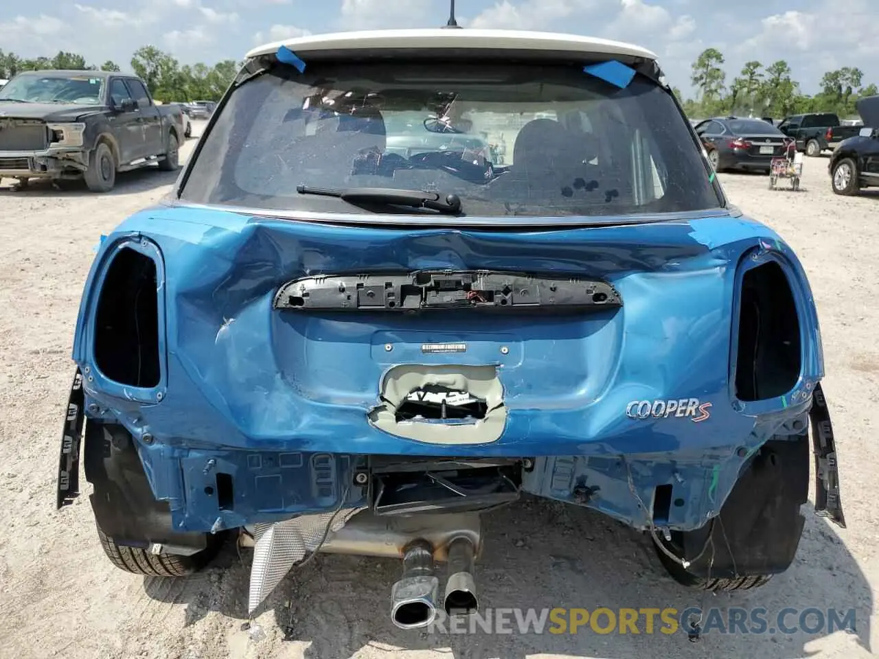 6 Photograph of a damaged car WMW53DK07P2T87451 MINI COOPER 2023