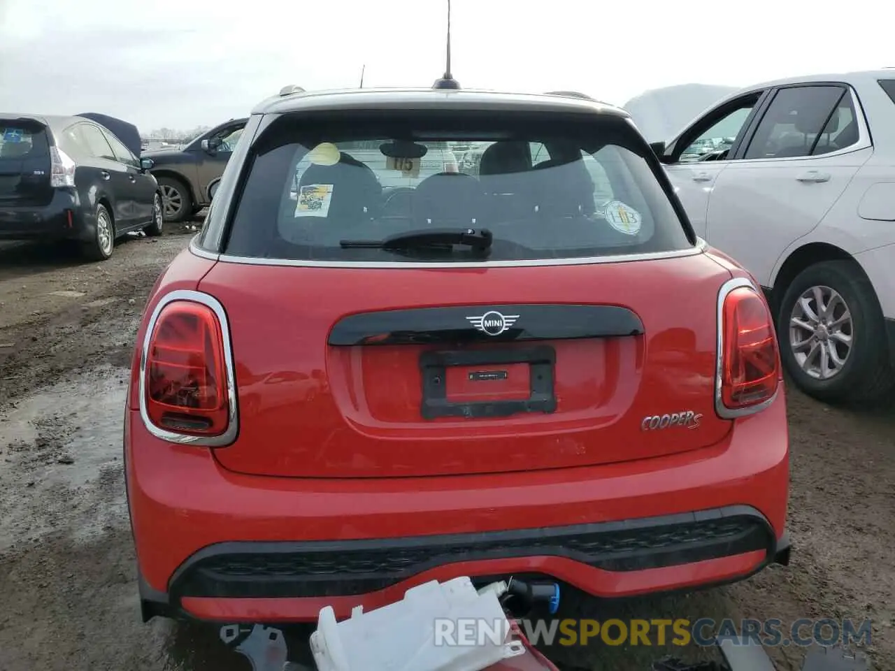 6 Photograph of a damaged car WMW53DK09R2V02974 MINI COOPER 2024