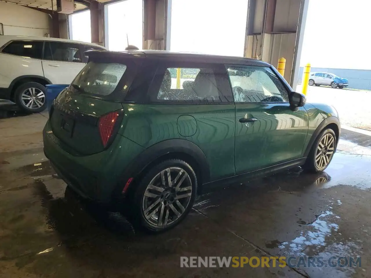 3 Photograph of a damaged car WMW23GD08S2W23289 MINI COOPER 2025
