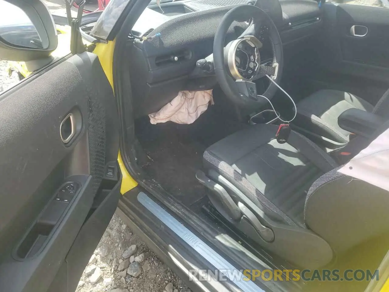 8 Photograph of a damaged car WMW23GD0XS2W14898 MINI COOPER 2025
