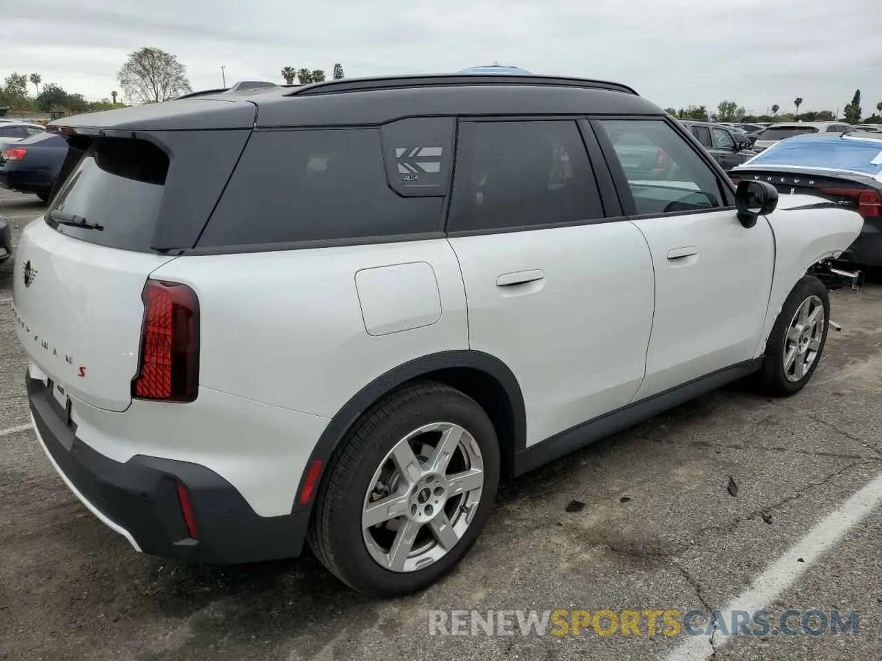 3 Photograph of a damaged car WMZ23GA0XS7P55495 MINI COOPER 2025