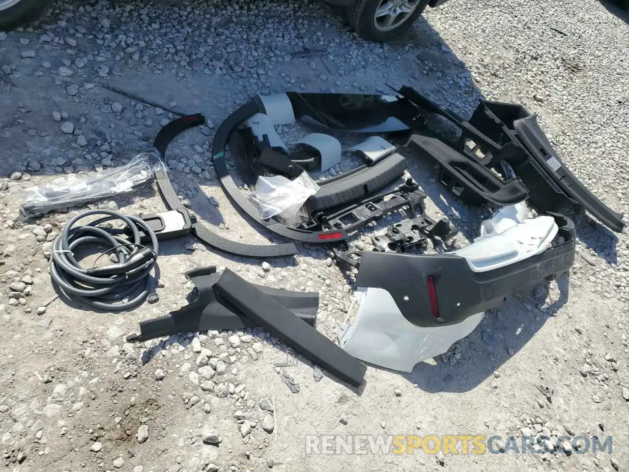 12 Photograph of a damaged car WMZ53GA09S7S63389 MINI COOPER 2025