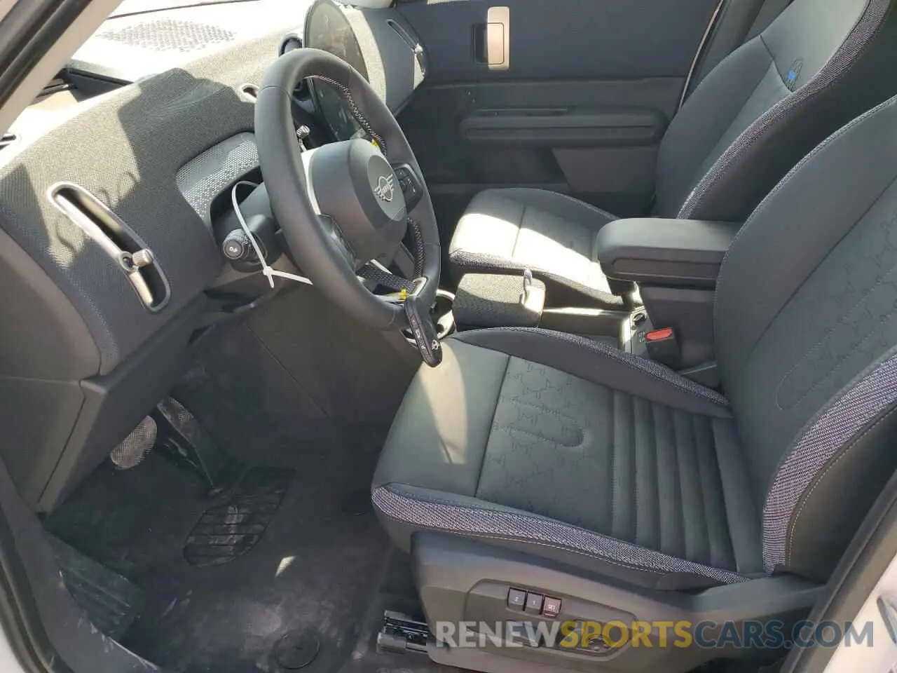 7 Photograph of a damaged car WMZ53GA09S7S63389 MINI COOPER 2025