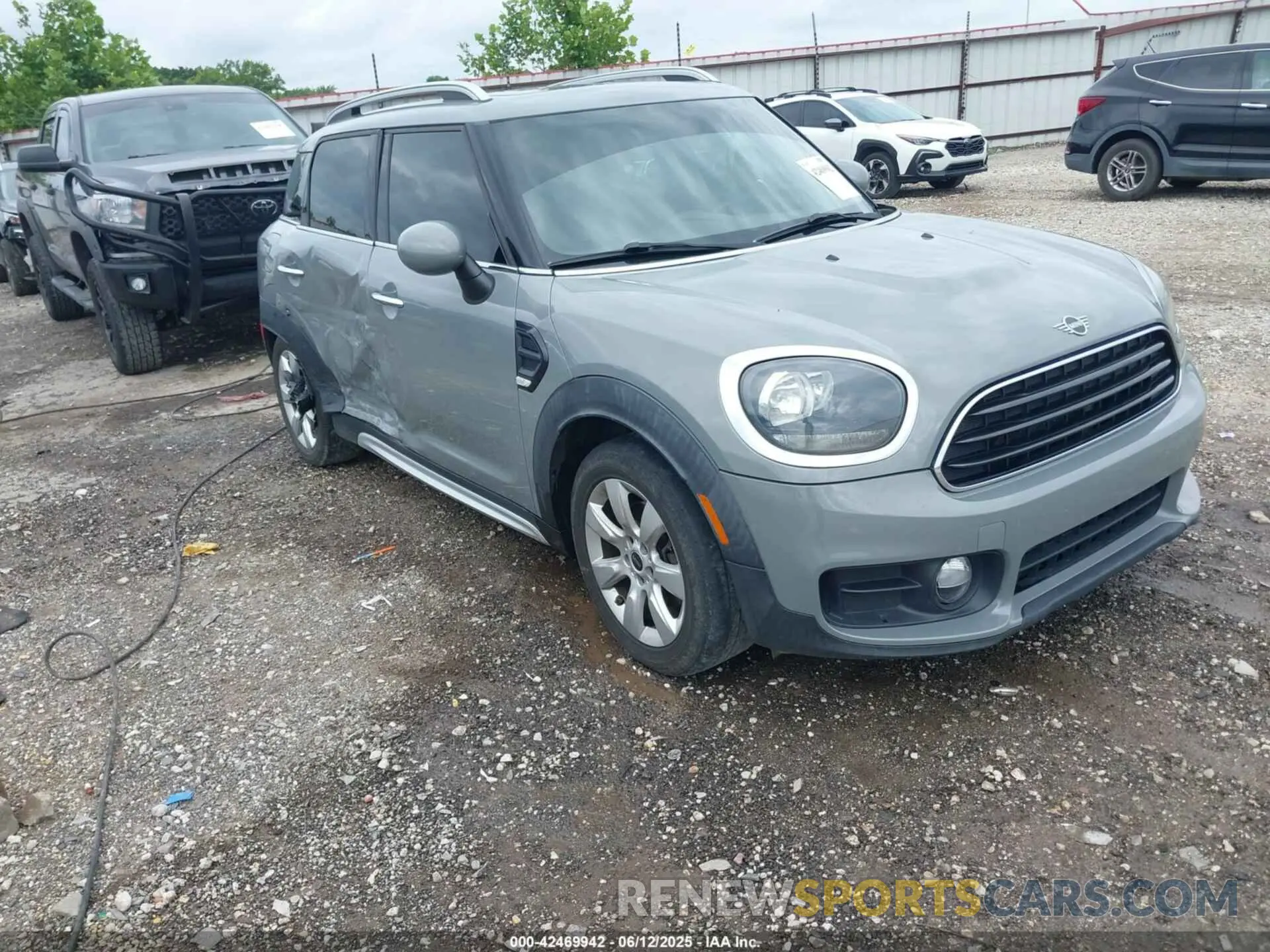 1 Photograph of a damaged car WMZYS7C52K3F45392 MINI COUNTRYMAN 2019
