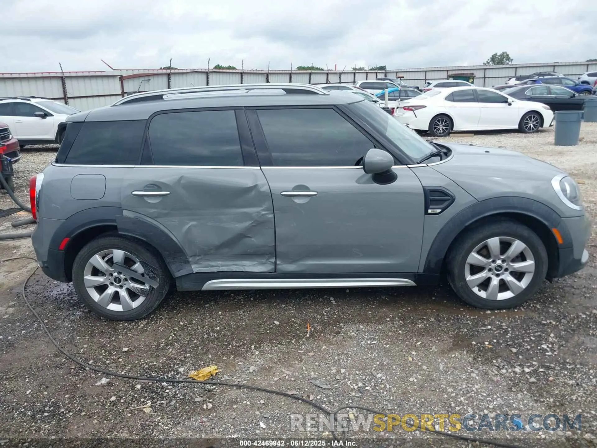 13 Photograph of a damaged car WMZYS7C52K3F45392 MINI COUNTRYMAN 2019