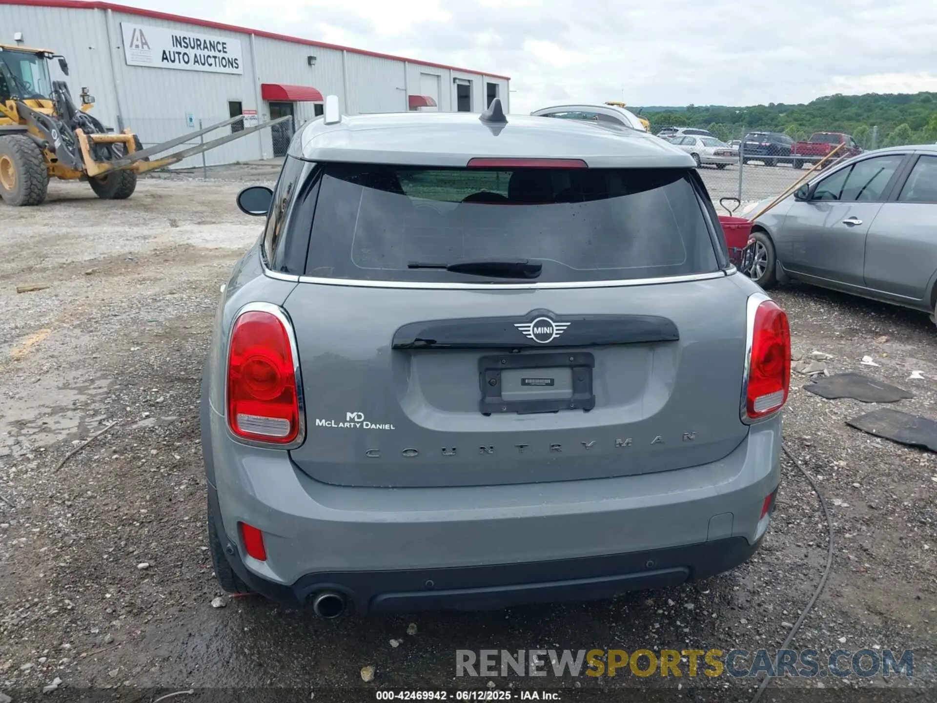 16 Photograph of a damaged car WMZYS7C52K3F45392 MINI COUNTRYMAN 2019