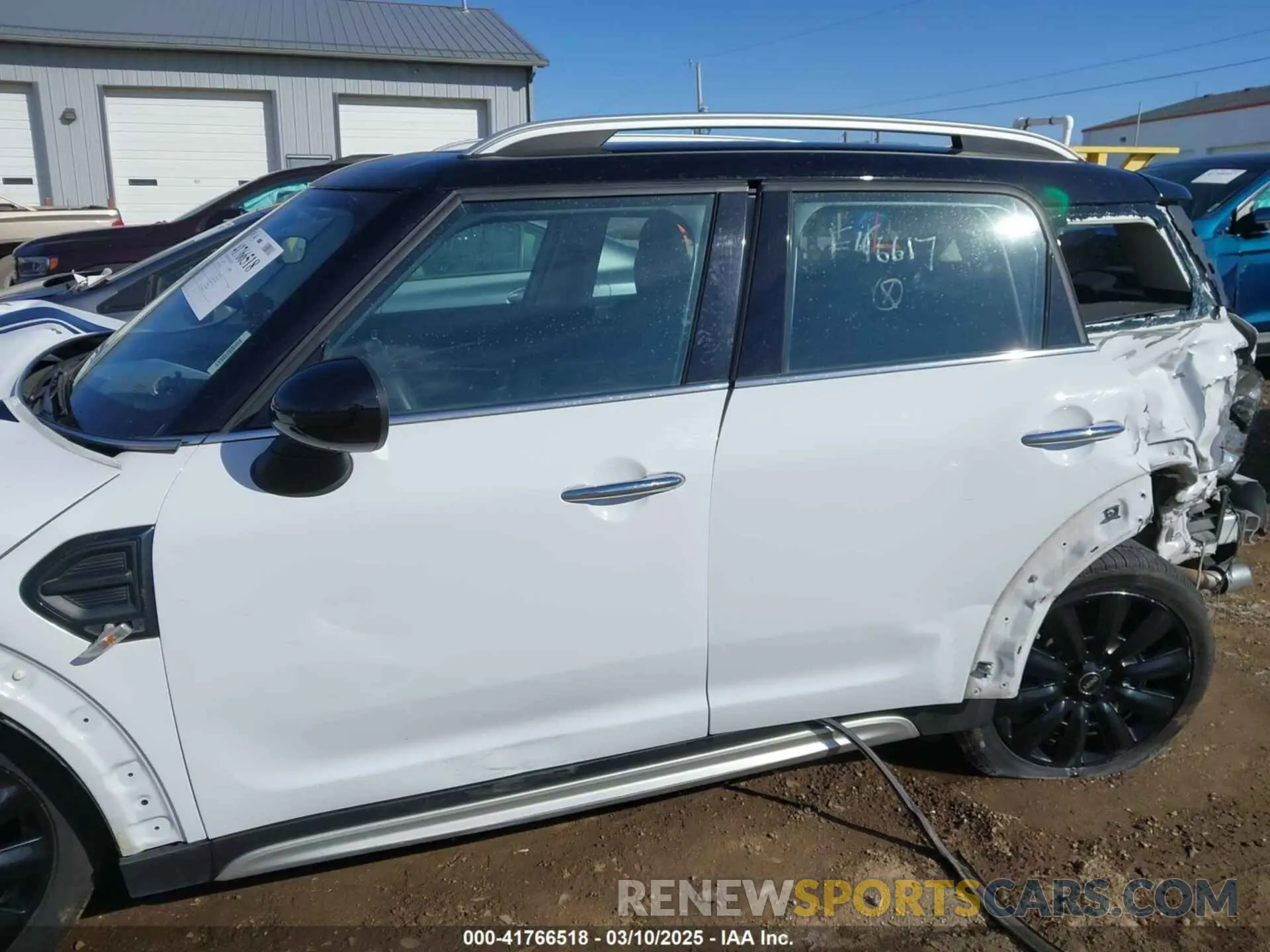 14 Photograph of a damaged car WMZYS7C55K3F46617 MINI COUNTRYMAN 2019