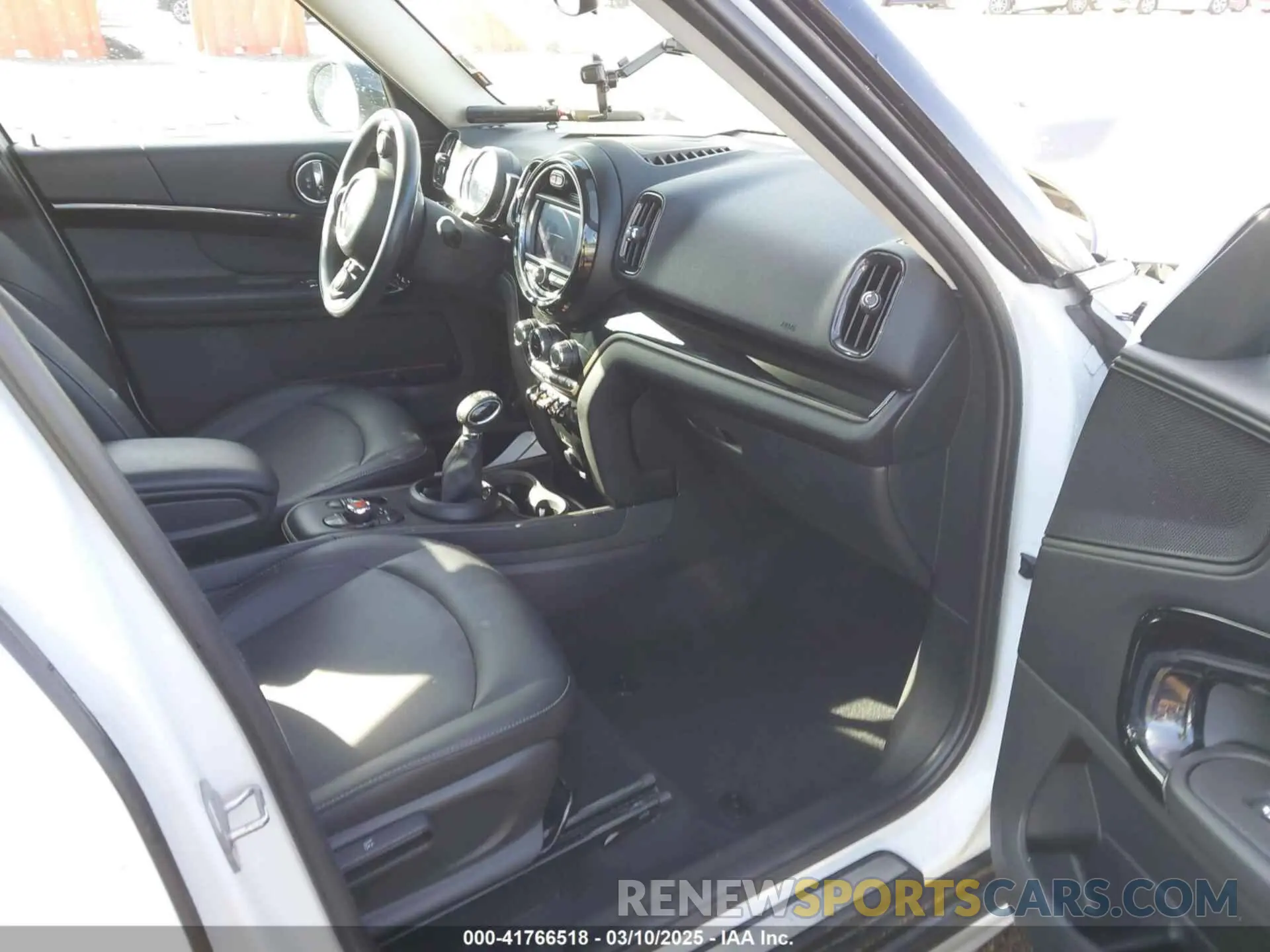5 Photograph of a damaged car WMZYS7C55K3F46617 MINI COUNTRYMAN 2019