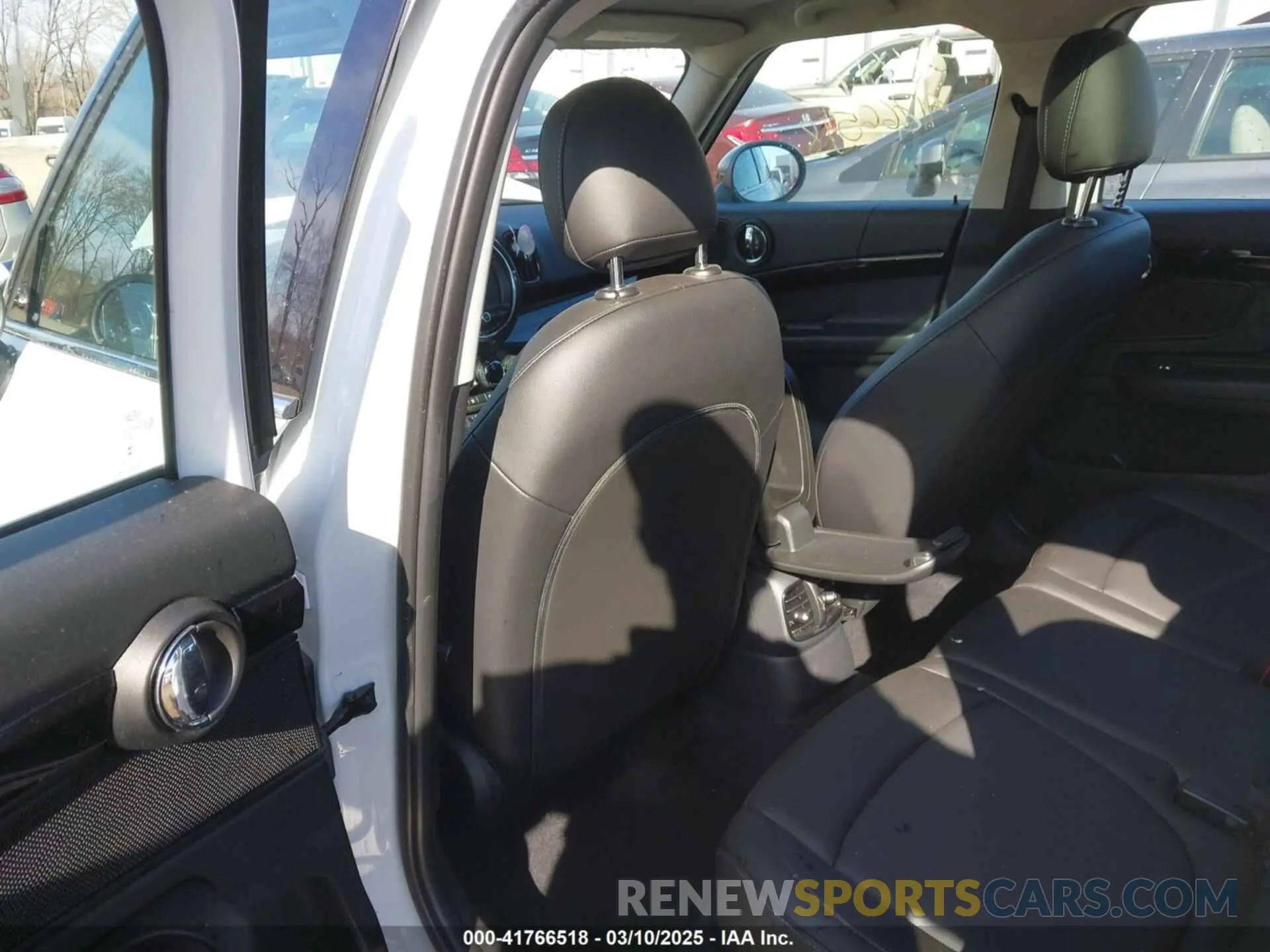 8 Photograph of a damaged car WMZYS7C55K3F46617 MINI COUNTRYMAN 2019