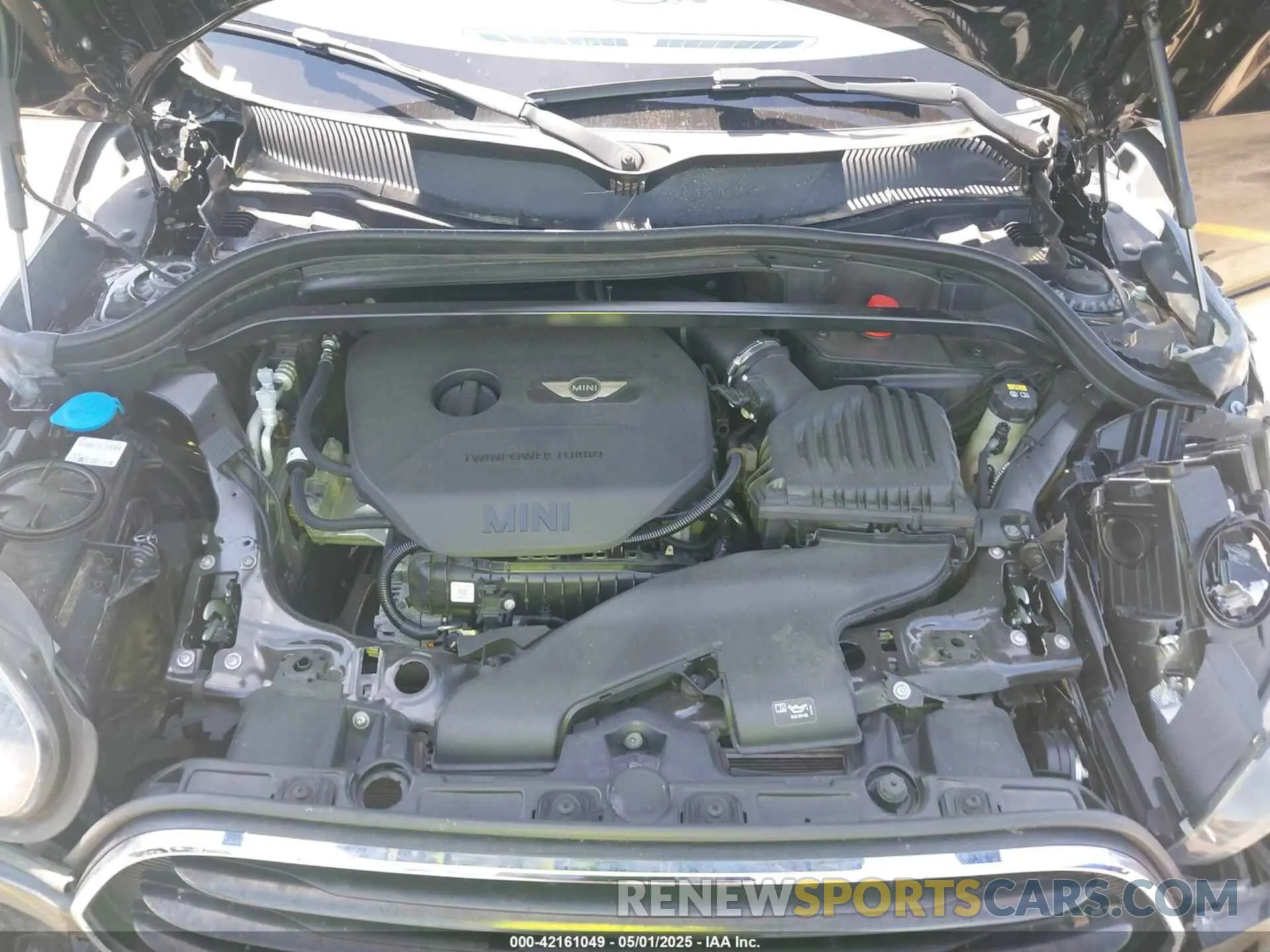 10 Photograph of a damaged car WMZYS7C57K3F46747 MINI COUNTRYMAN 2019