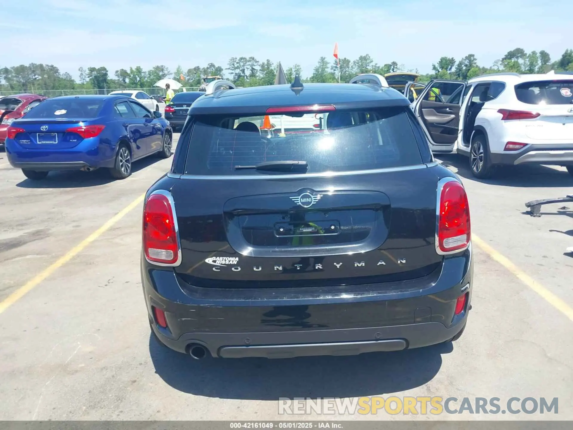 16 Photograph of a damaged car WMZYS7C57K3F46747 MINI COUNTRYMAN 2019