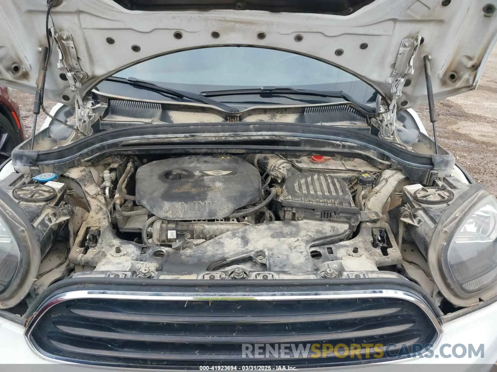 10 Photograph of a damaged car WMZYS7C58K3F45798 MINI COUNTRYMAN 2019