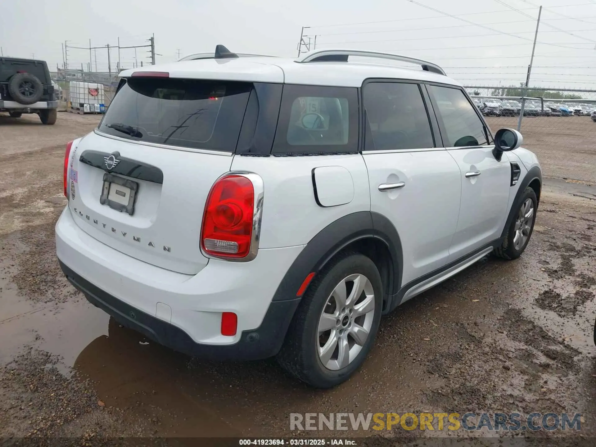 4 Photograph of a damaged car WMZYS7C58K3F45798 MINI COUNTRYMAN 2019